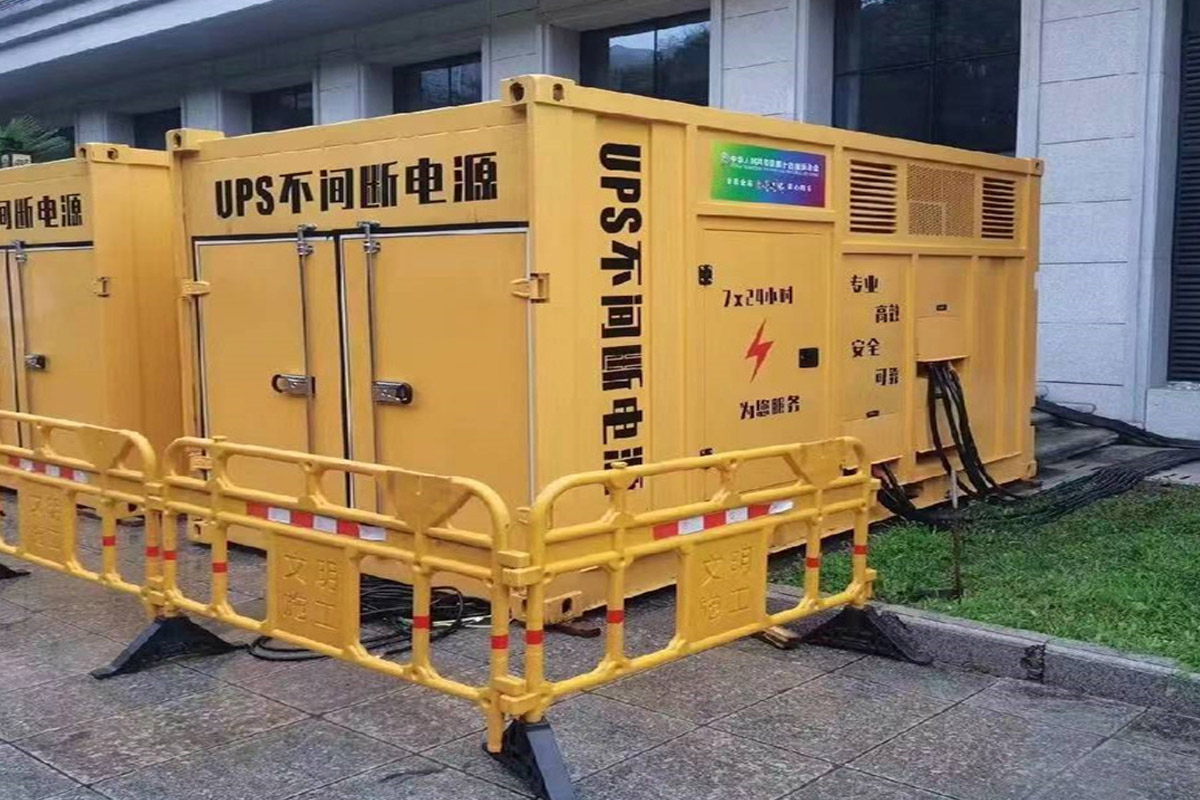 建华发电机租赁施工现场